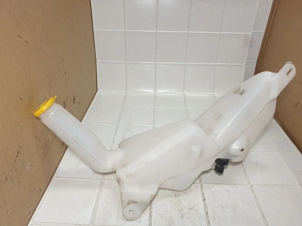 Windshield washer fluid reservoir/tank – Opel Zafira A (1999-2005)