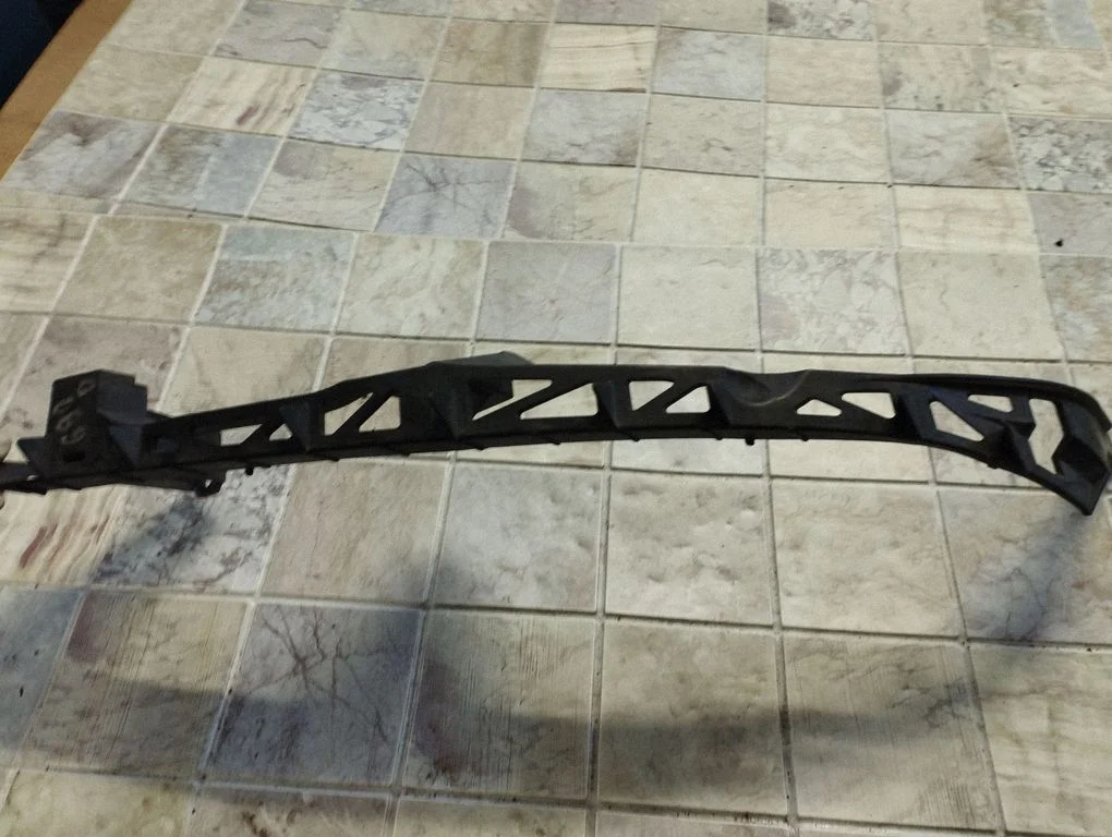 Headlight/headlamp mounting bracket 5015L