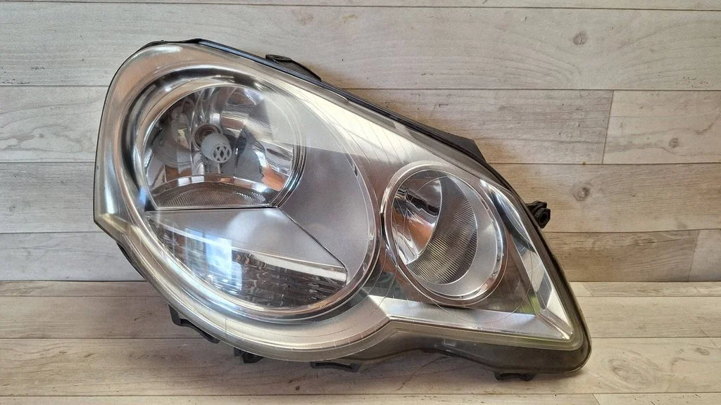 Headlight/headlamp – front right
