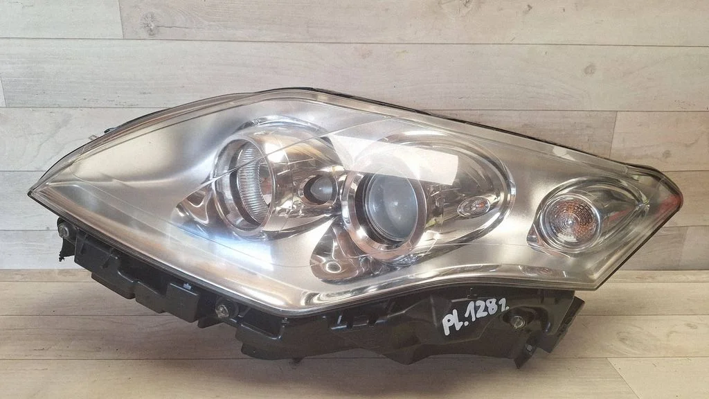 Headlight/headlamp 89901850