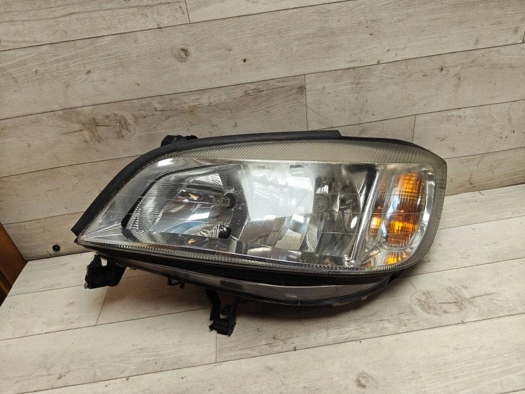 Headlight/headlamp 90582021