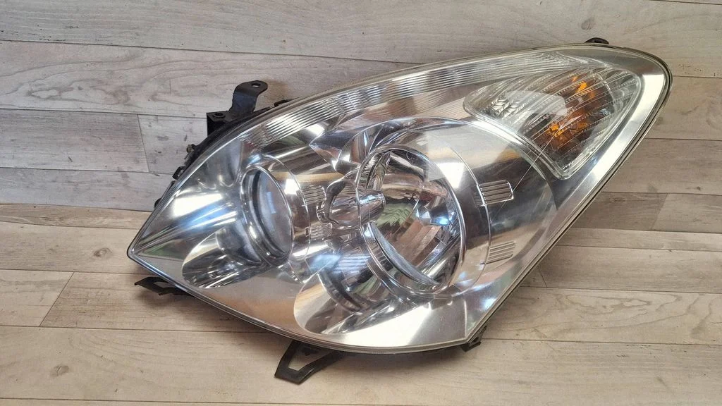 Headlight/headlamp – front left