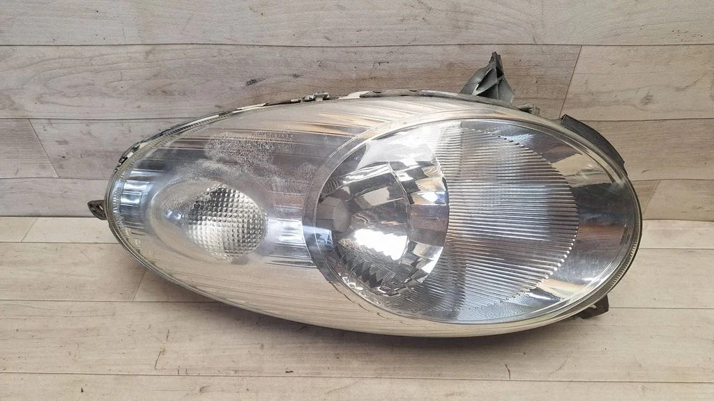 Headlight/headlamp 89900074