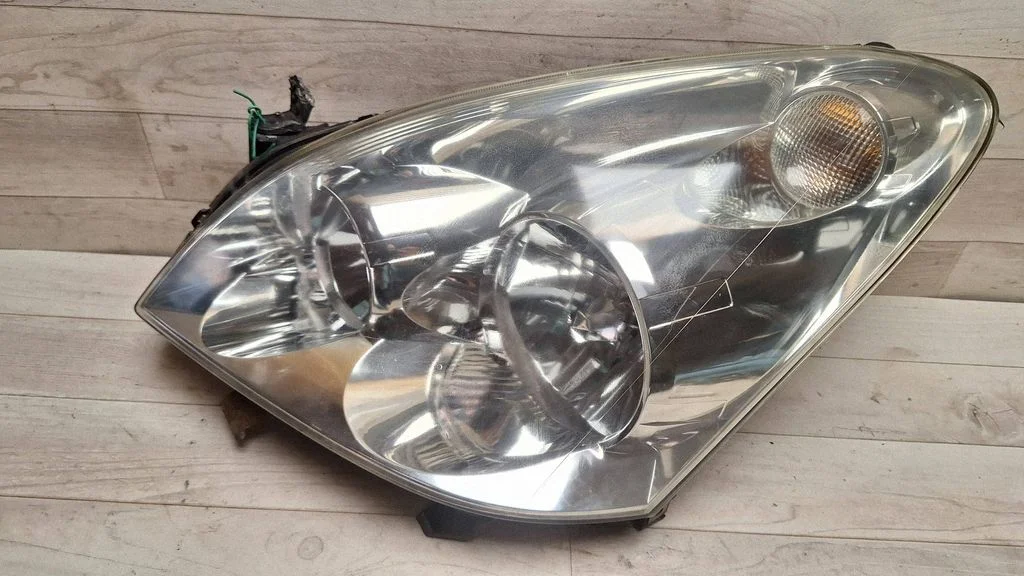 Headlight/headlamp – front left