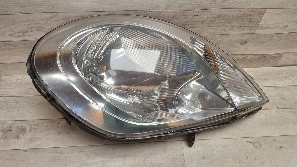 Headlight/headlamp – Opel Vivaro (2001-2014)