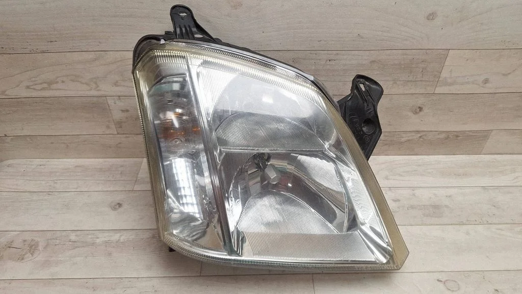 Reflektor – Opel Meriva A (2003-2010)