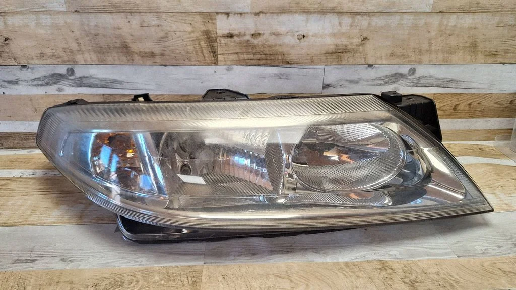 Headlight/headlamp 7701048931