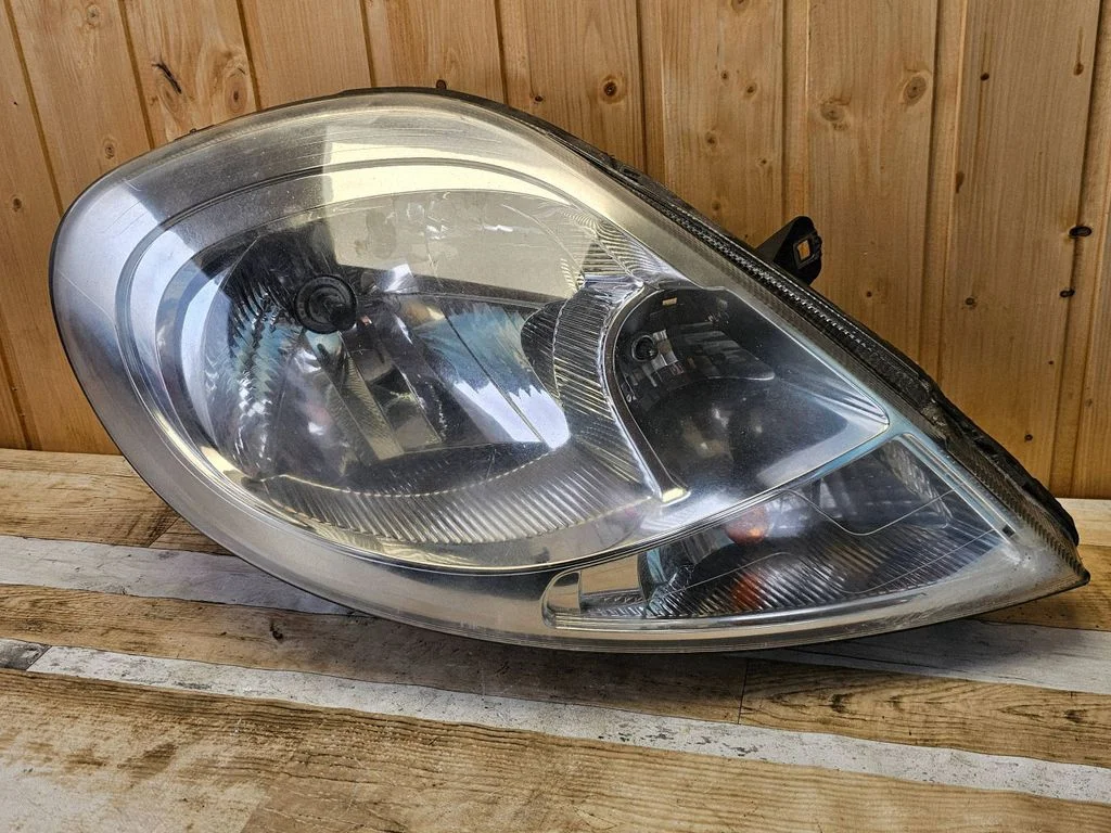 Headlight/headlamp – Opel Vivaro (2001-2014)