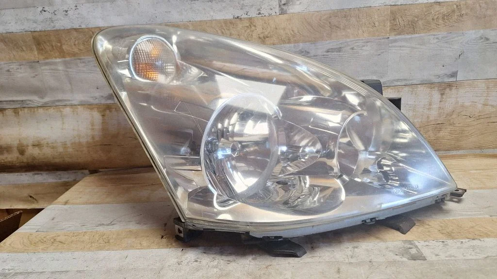 Headlight/headlamp E11200683