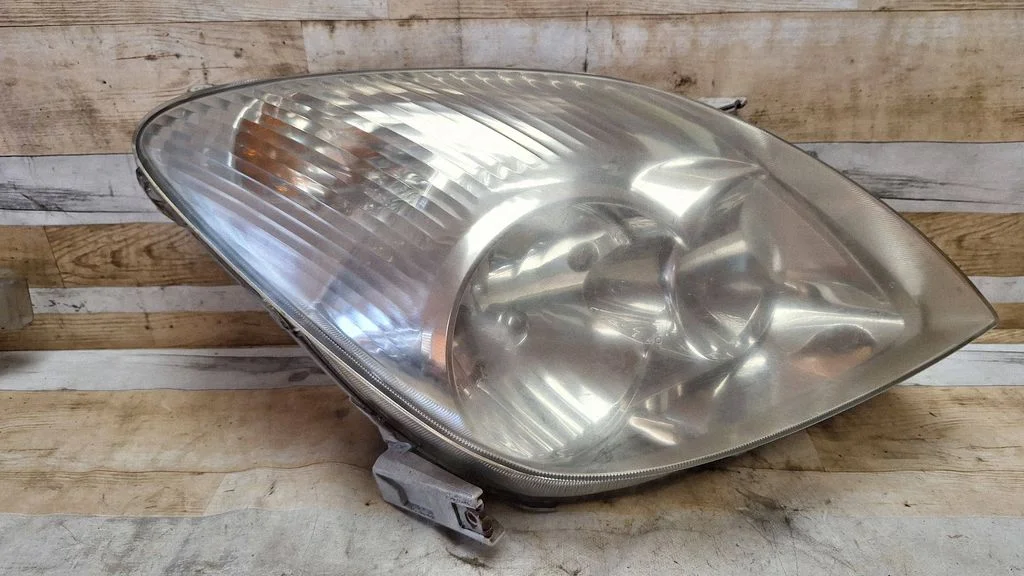 Headlight/headlamp – front right