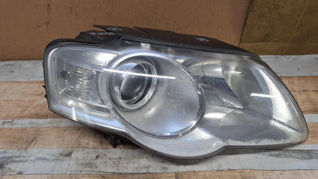 Headlight/headlamp – Volkswagen Passat B5.5 (2001-2005)