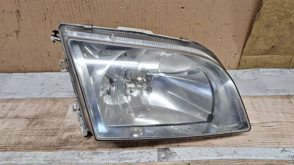 Headlight/headlamp – front left