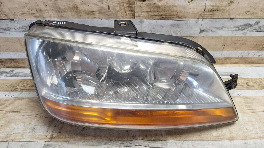 Priekšējais lukturis 42220748