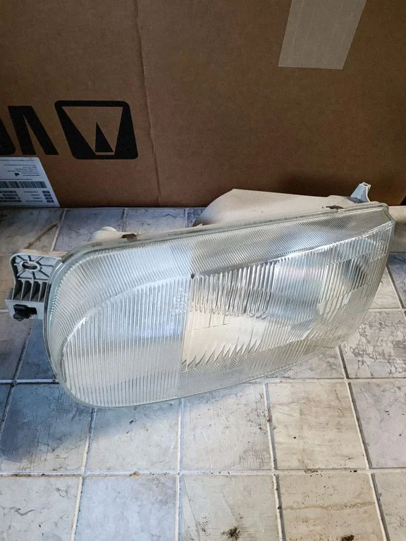 Headlight/headlamp 02233