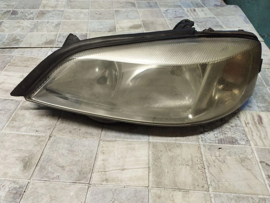 Headlight/headlamp 15730100