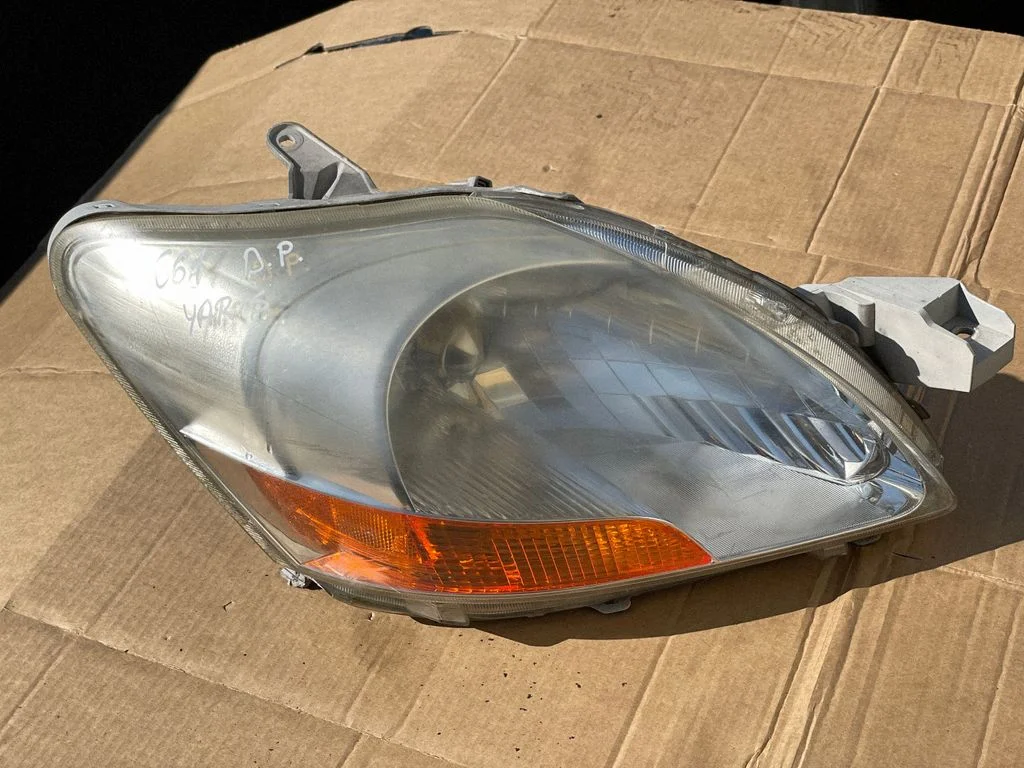 Headlight/headlamp – front right