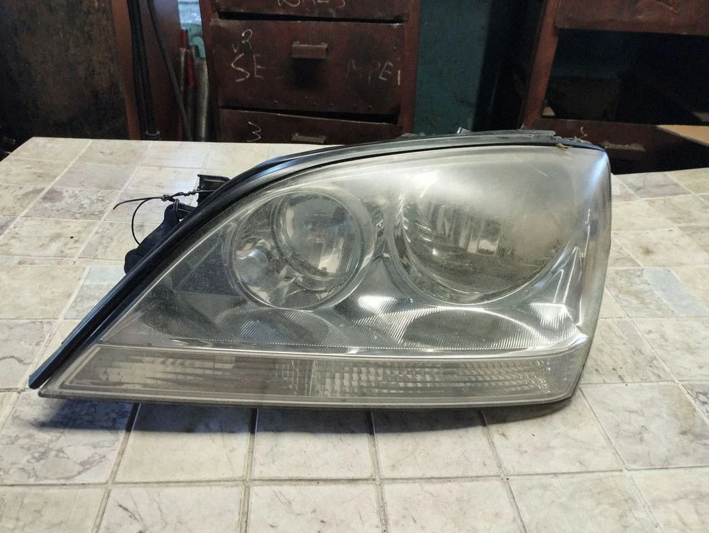 Headlight/headlamp – KIA Sorento (2002-2009)