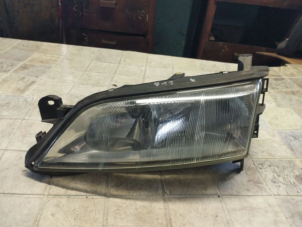 Headlight/headlamp – Opel Vectra B (1996-2002)
