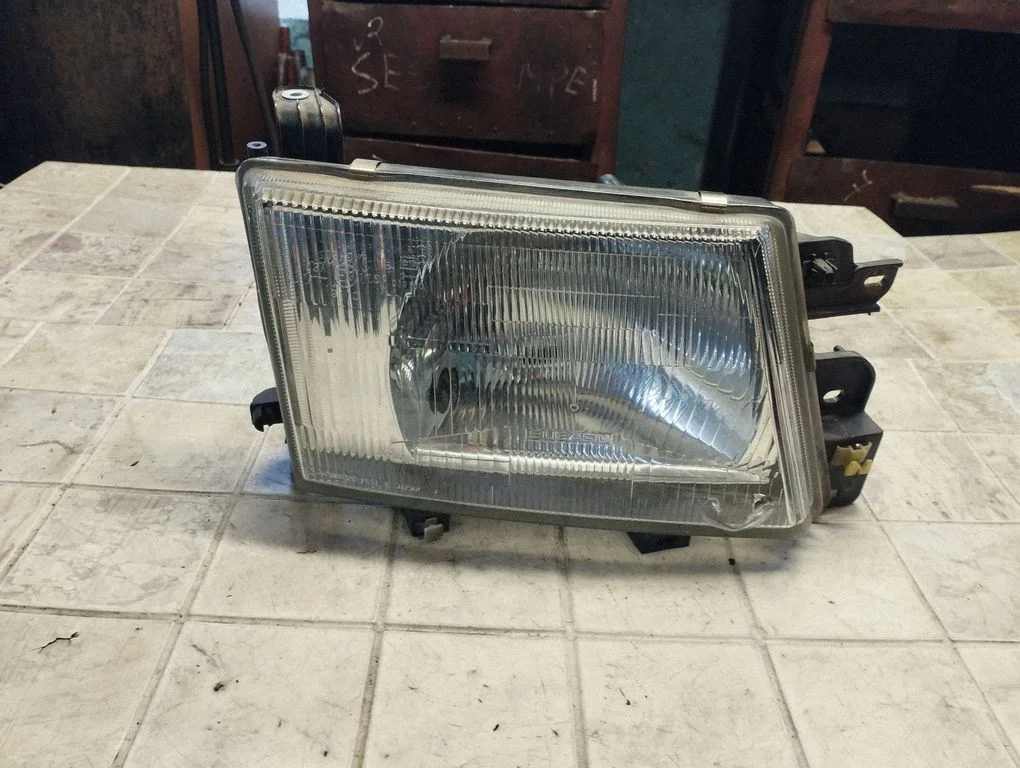 Headlight/headlamp 019110