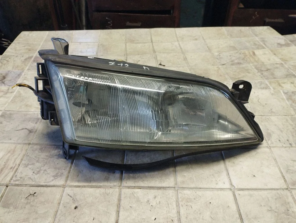 Headlight/headlamp – Opel Vectra B (1996-2002)