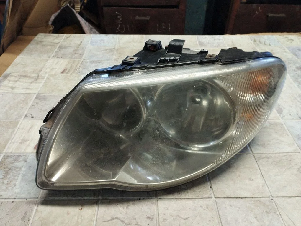Headlight/headlamp – Chrysler Voyager (2004-2007)