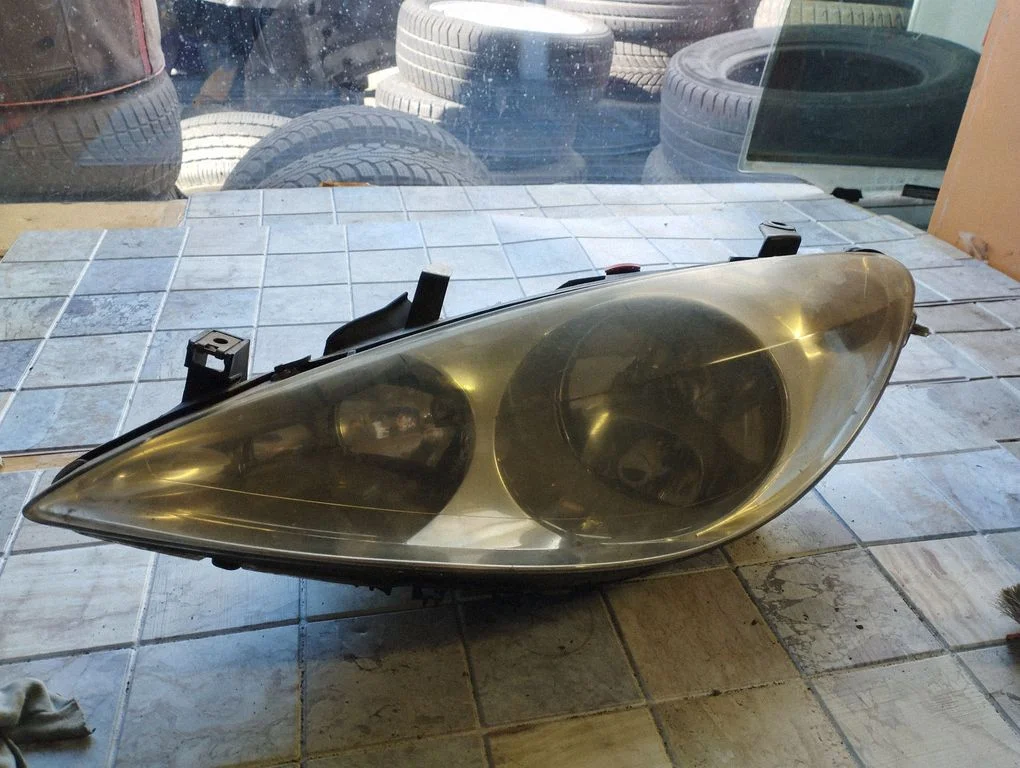 Headlight/headlamp – Peugeot 307 (2001-2005)