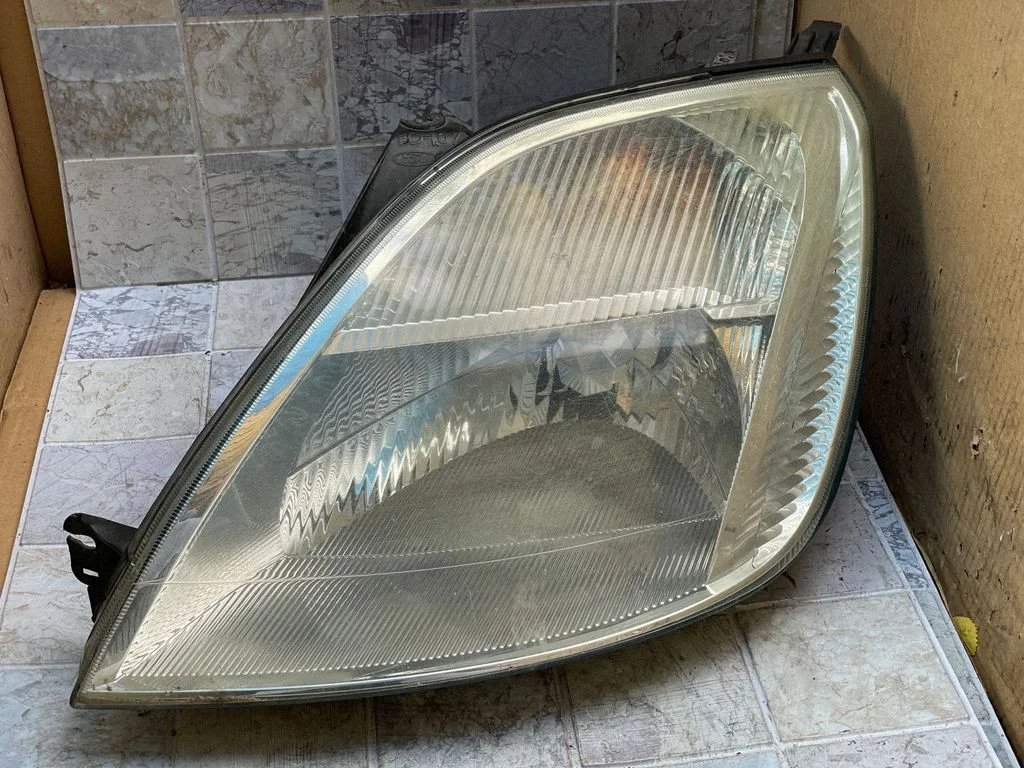 Headlight/headlamp – front left