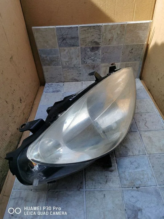 Headlight/headlamp – Peugeot 307 (2001-2005)