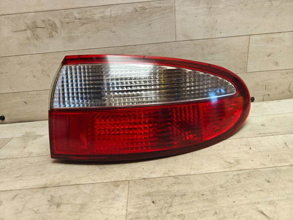Rear/tail lights – rear right