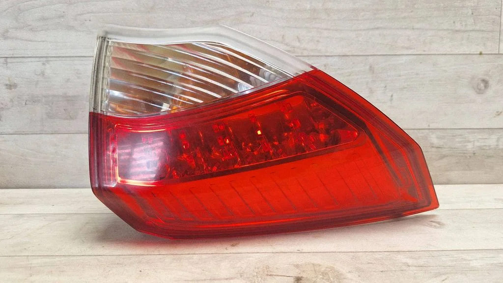Rear/tail lights 265550001R