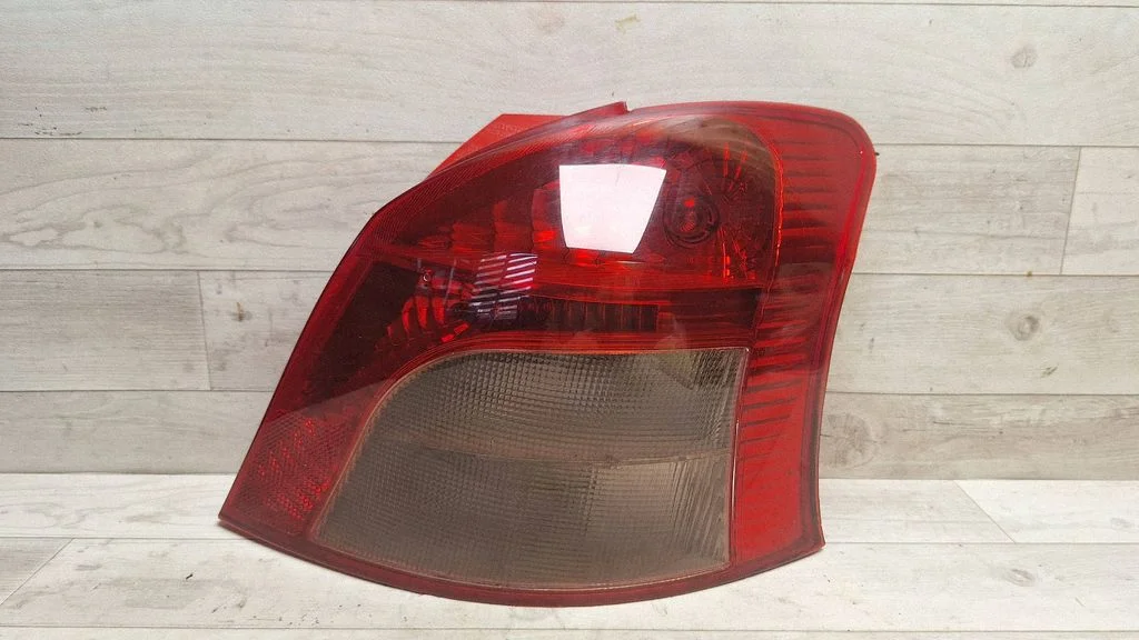 Rear/tail lights – rear right