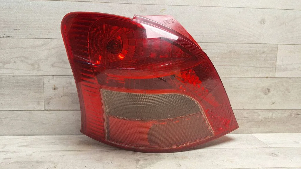 Rear/tail lights – rear left