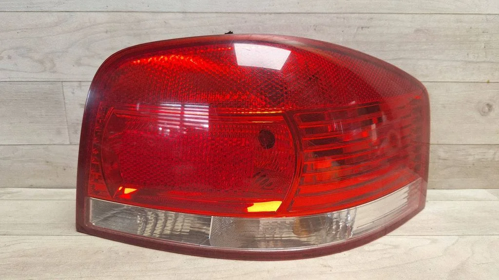 Rear/tail lights – rear right