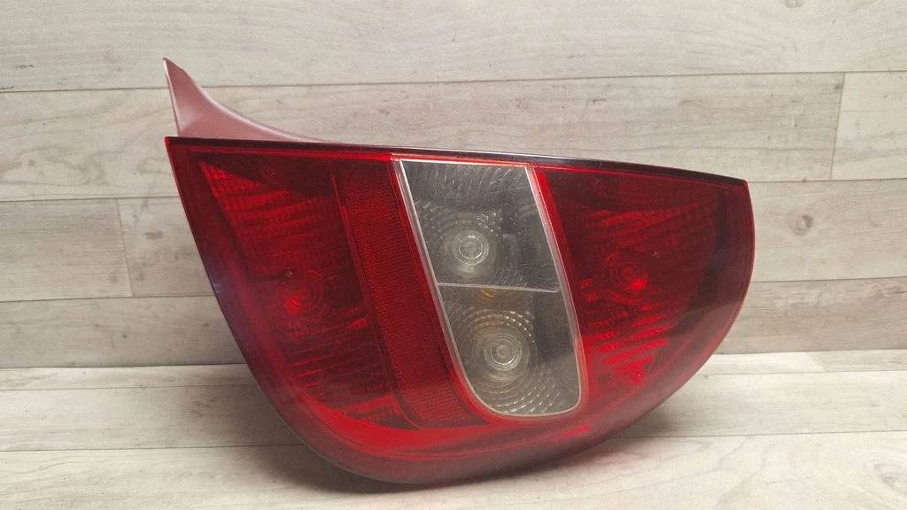 Rear/tail lights – rear right