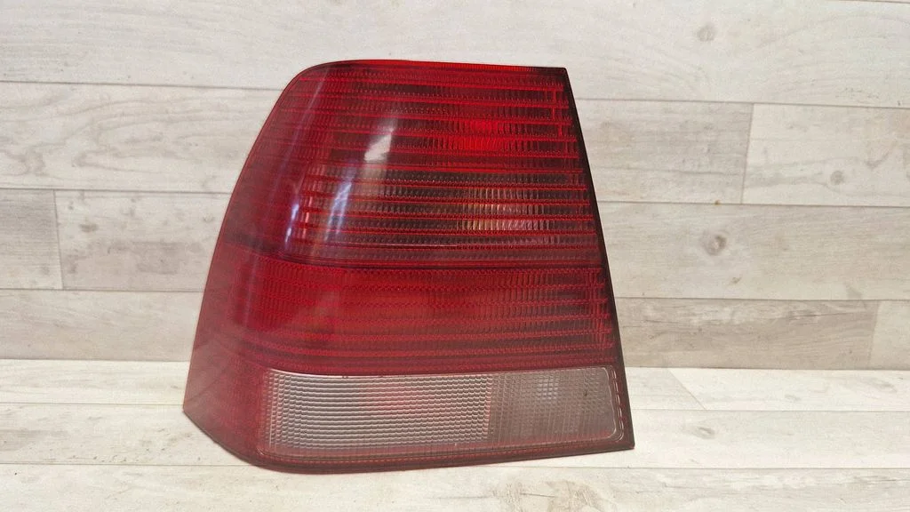 Rear/tail lights – Volkswagen Jetta IV (1999-2005)