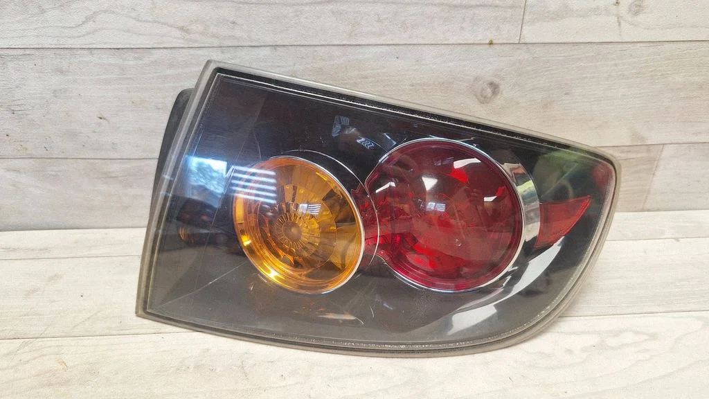 Rear/tail lights – rear right