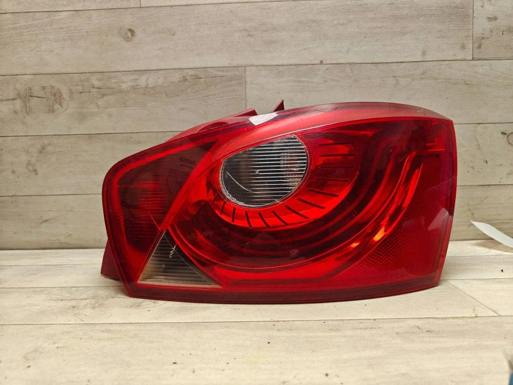 Rear/tail lights – rear right