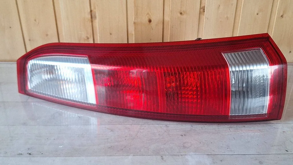 Rear/tail lights – rear right