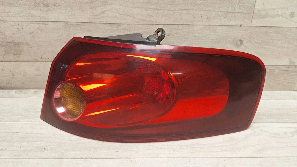 Rear/tail lights – rear right