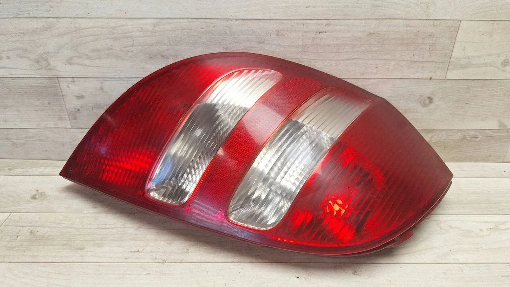 Rear/tail lights – rear left