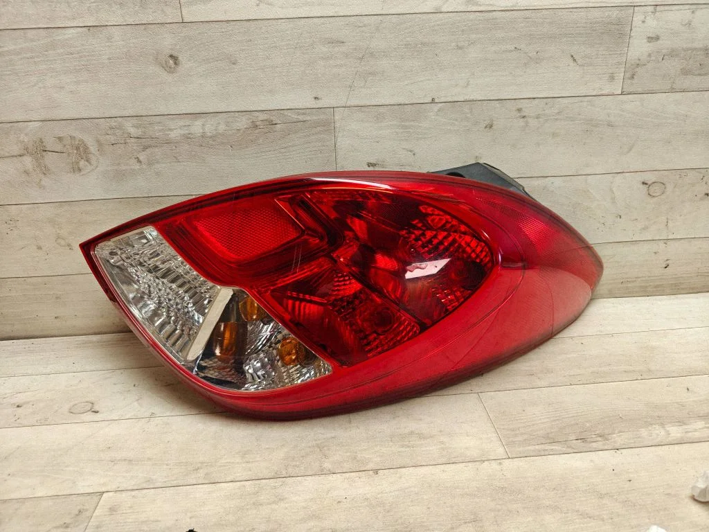 Rear/tail lights 924024P500