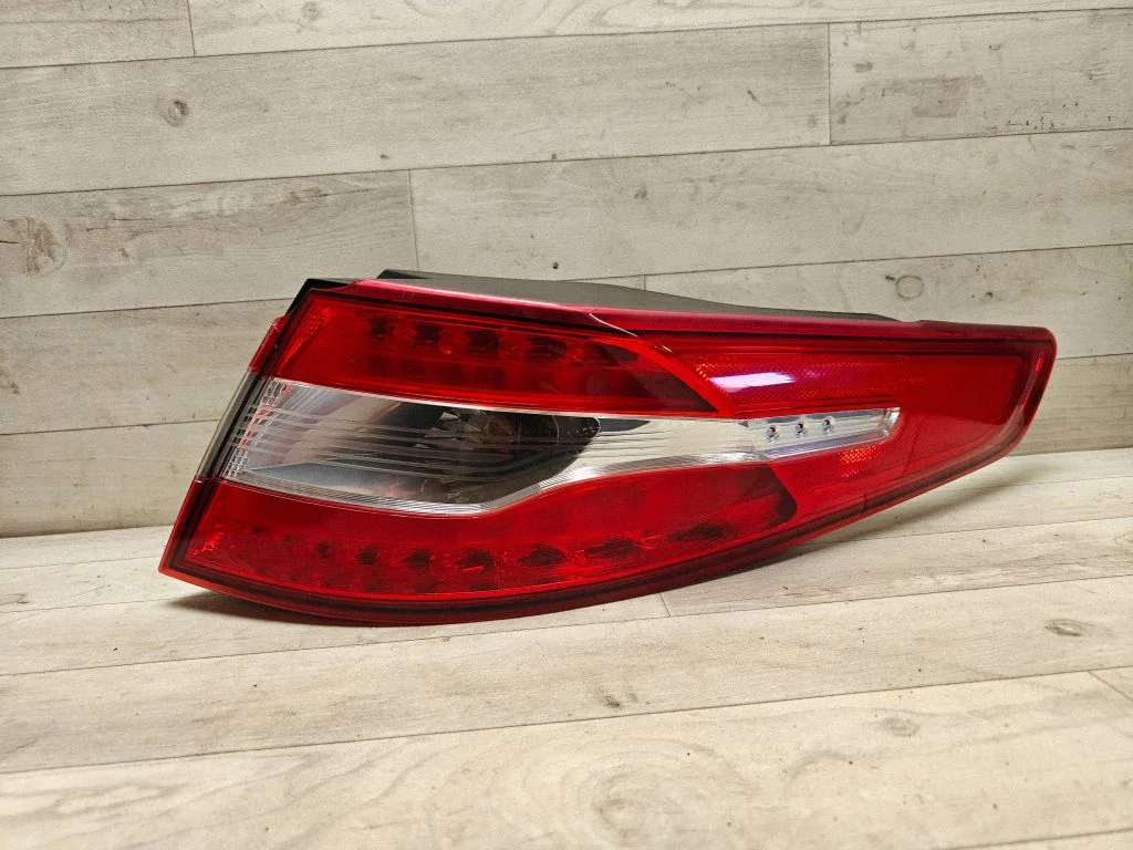 Rear/tail lights – rear right