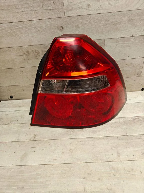 Rear/tail lights – rear right