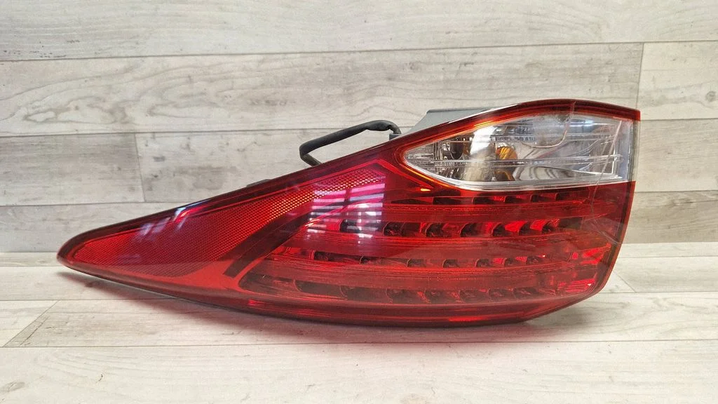 Rear/tail lights – rear right