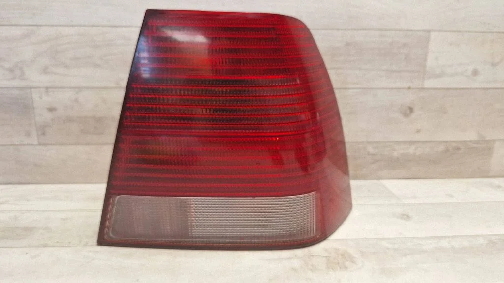 Rear/tail lights – Volkswagen Jetta IV (1999-2005)
