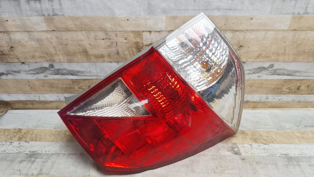 Rear/tail lights – rear right