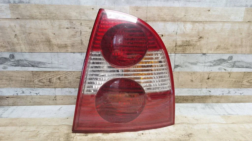 Rear/tail lights 28408014
