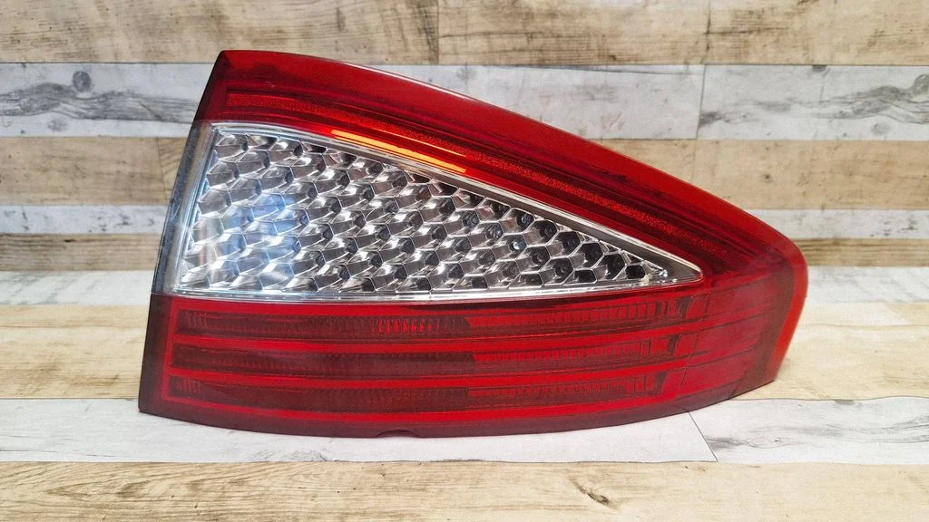 Rear/tail lights 084311973RF