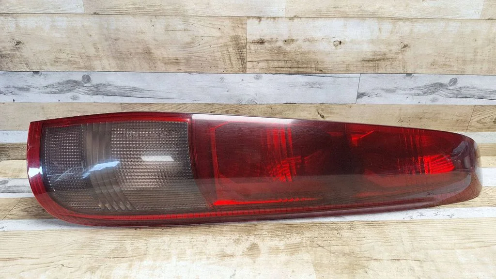 Rear/tail lights – rear right