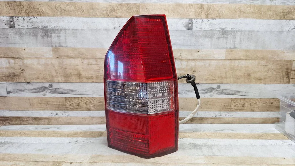 Lampa tylna w błotniku – prawy tył